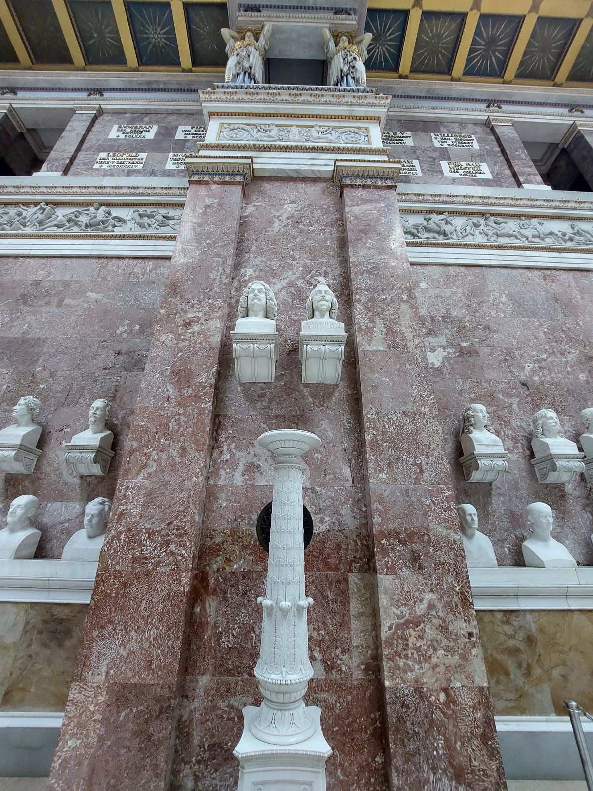 FotoMultiWide1-Walhalla6