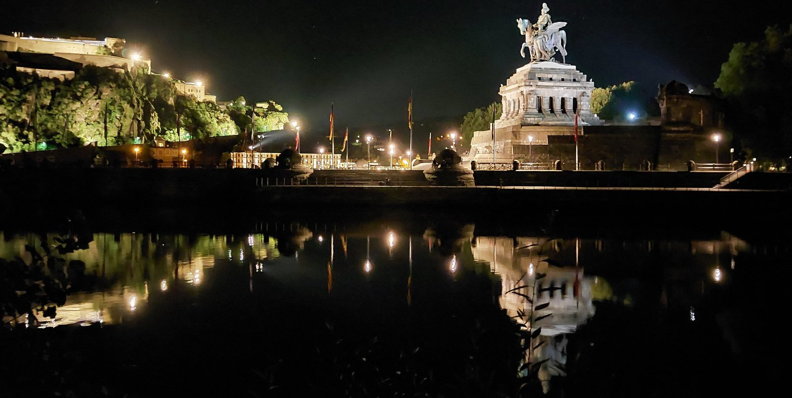 FotoWide1-Deutsches-Eck-Nacht