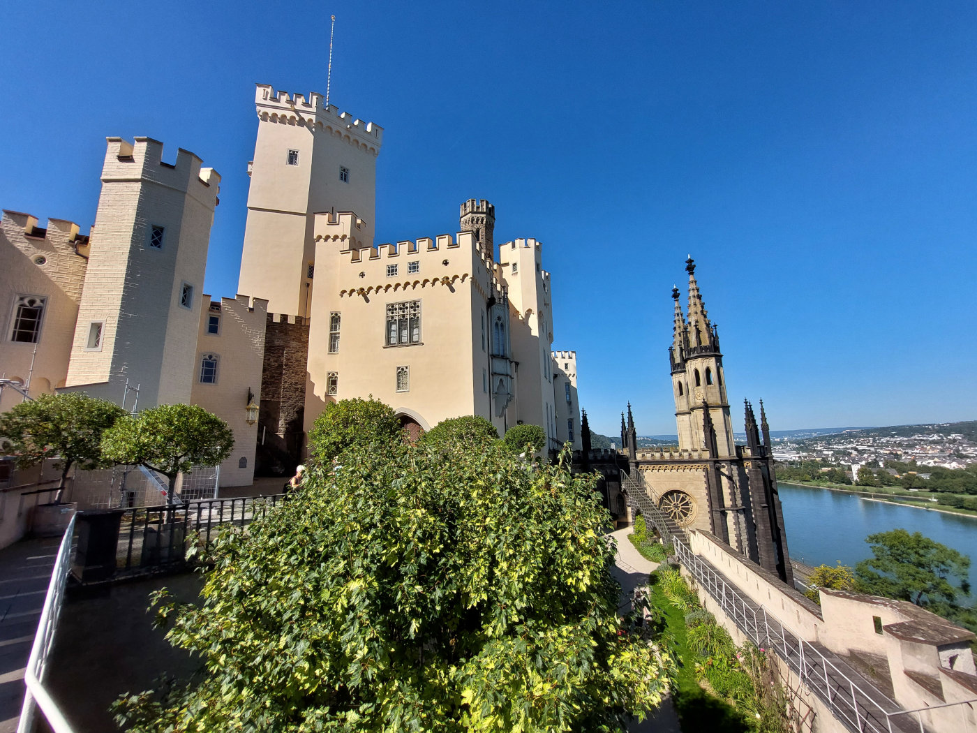 FotoMultiWide1-Stolzenfels1