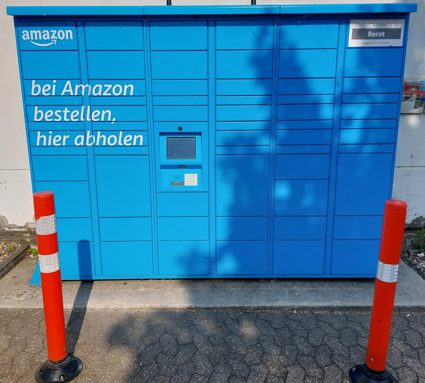 FotoMultiWide1-Amazon-Locker-Berat