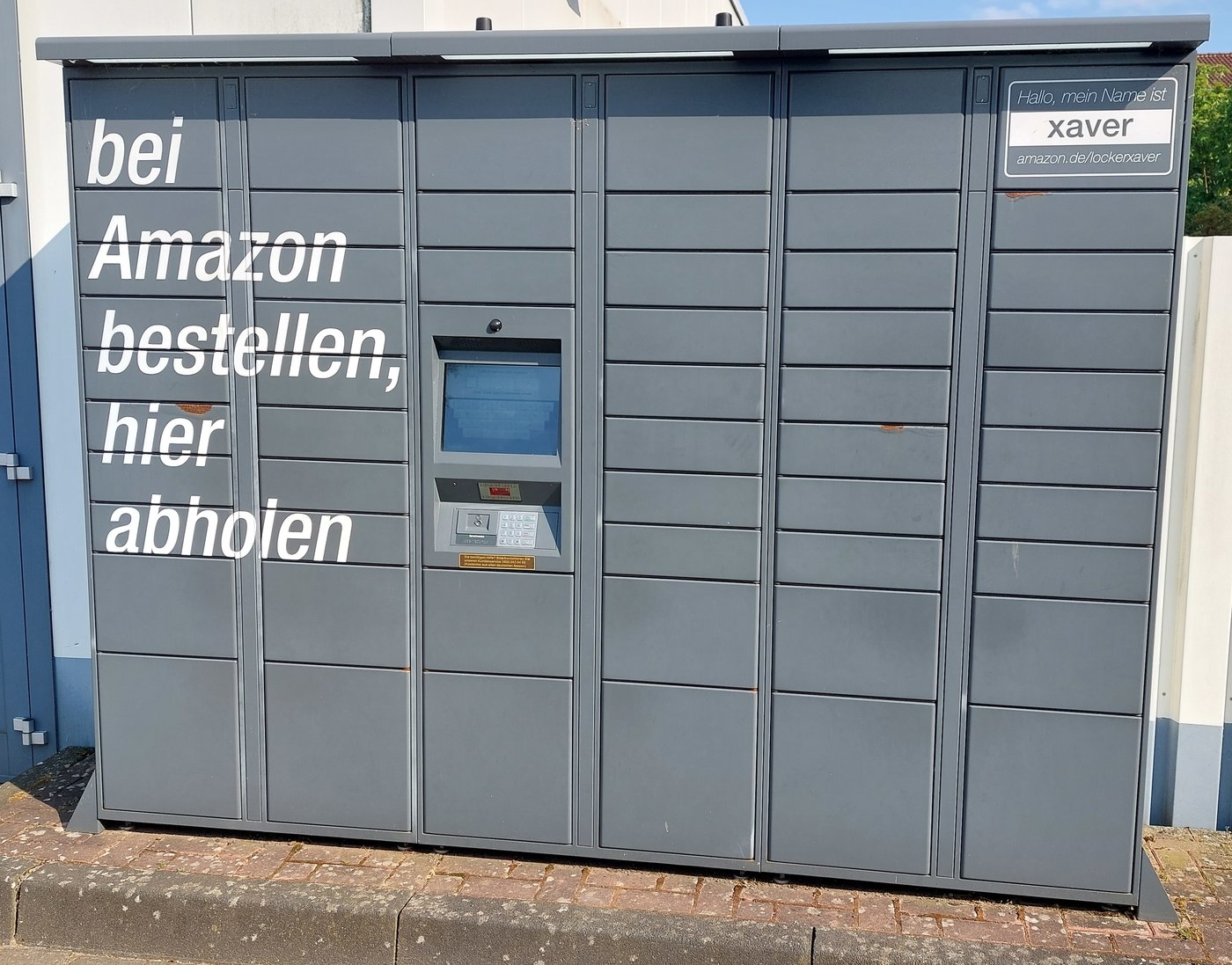 FotoMultiWide1-Amazon-Locker-xaver
